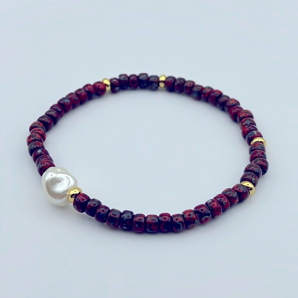 STRECHY OPAQUE RED PICASSO BRACELET
